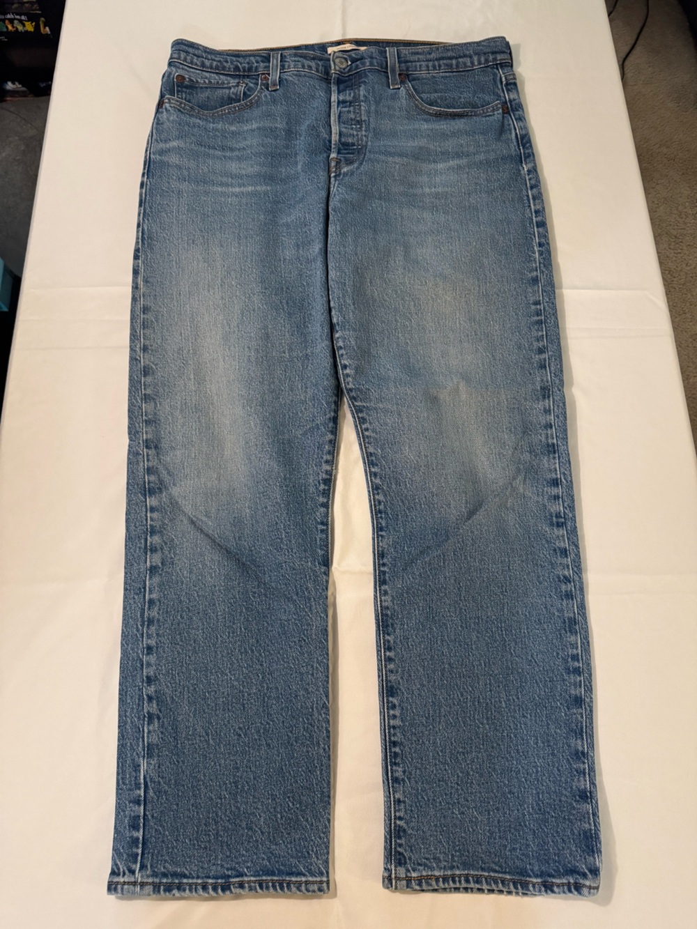 Levi's Women's Straight Leg Jeans in Light Blue Wash